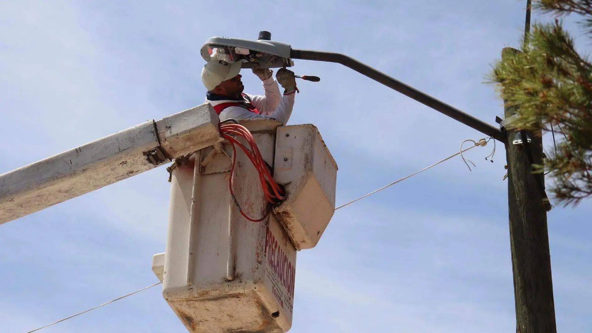 FOTO MUNICIPIO Instalarán mil lámparas más en la ciudad